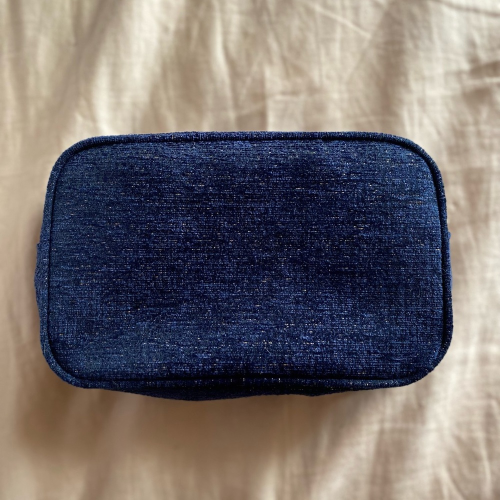 Chanel Cosmetic Bag Limited Edition - Picture 3 of 6